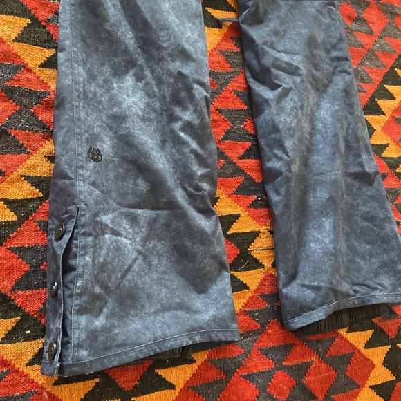Denim blue 686 snowboard pant - Picture 4 of 7